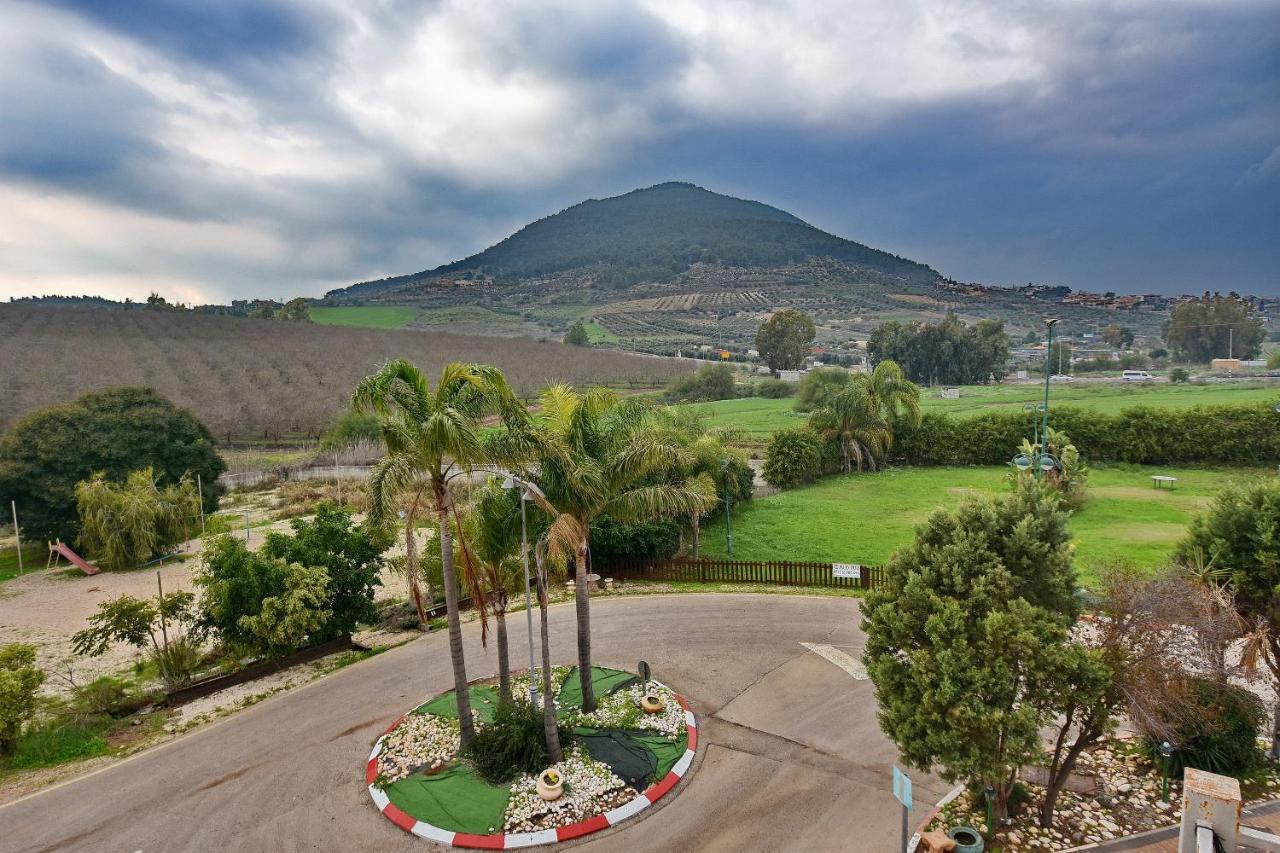 Pearl Of The Valley Hotel Kfar Tavor Экстерьер фото