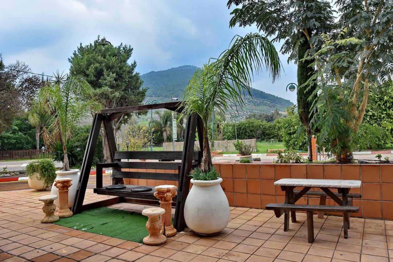 Pearl Of The Valley Hotel Kfar Tavor Экстерьер фото